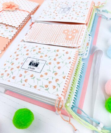 Alternative view of MINI ALBUM TUTTI I TUOI SORRISI CON MARIKA - PRODOTTO CONTENITORE