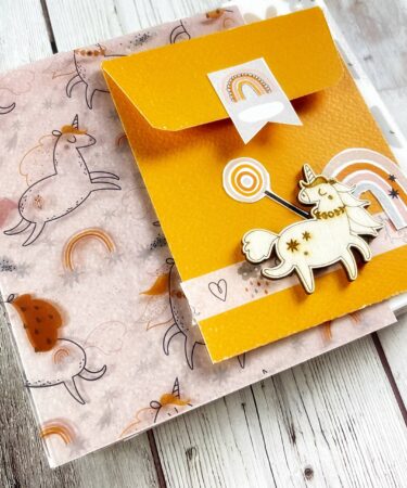 MINI ALBUM DI MARIELLA CON IL KIT DELUXE DI MARZO - PRODOTTO CONTENITORE