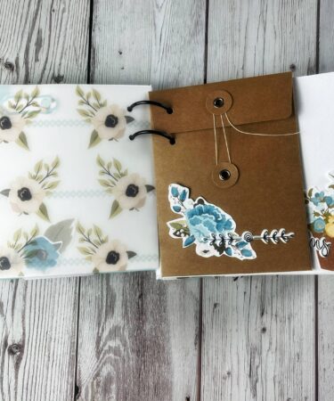 Alternative view of MINI ALBUM KIT APRILE CON MARIELLA. PRODOTTO CONTENITORE