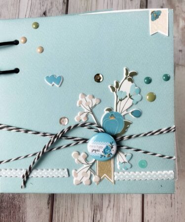 MINI ALBUM KIT APRILE CON MARIELLA. PRODOTTO CONTENITORE