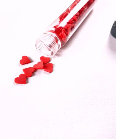 IL NEGOZIO DELLA MAMMA DI CLE- GLI ABBELLIMENTI DELLA CLE- RIEMPIMENTO PER SHAKER CARD -CUORI