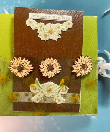 MINI ALBUM CON IL KIT DI SETTEMBRE  CON MARIELLA - PRODOTTO CONTENITORE