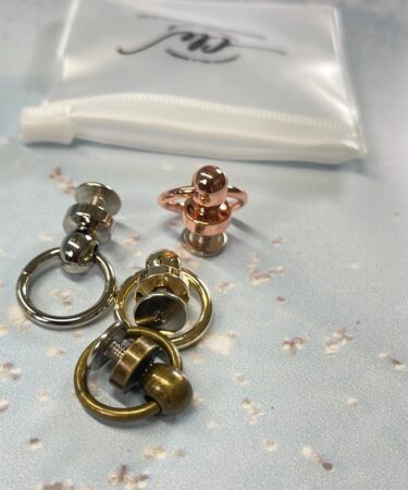 IL NEGOZIO DELLA MAMMA DI CLE - LE ATTREZZATURE DELLA CLE - POMELLI CON GANCETTO 4 PZ