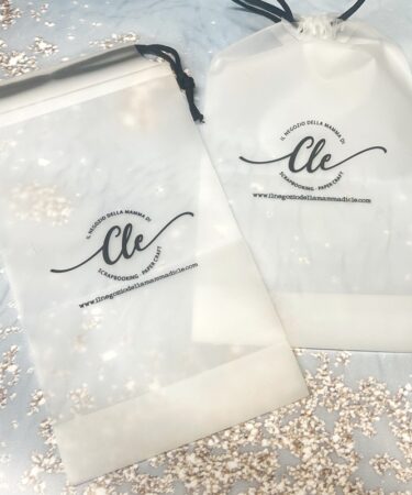 IL NEGOZIO DELLA MAMMA DI CLE - LE ATTREZZATURE DELLA CLE- BUSTINA IN PVC CON CHIUSURA STRINGA 12X19 CIRCA