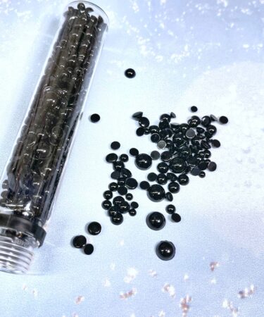 Alternative view of IL NEGOZIO DELLA MAMMA DI CLE-  GLI ABBELLIMENTI DELLA CLE - SEMI SFERE IN RESINA NERE