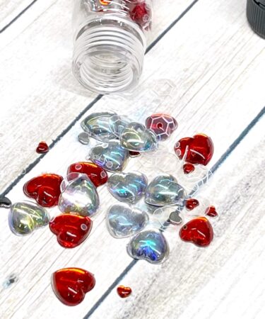 IL NEGOZIO DELLA MAMMA DI CLE-  GLI ABBELLIMENTI DELLA CLE - MIX CUORI IN RESINA