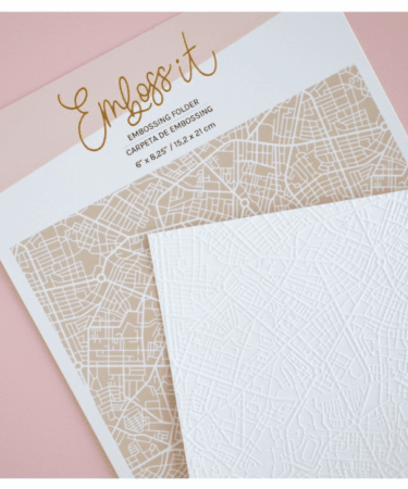 LORA BAILORA - Carpeta de embossing 6"x 8,25" CALLEJERO