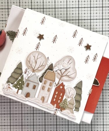 PRODOTTO CONTENITORE MINI ALBUM DI DICEMBRE 2024  CON MARIELLA