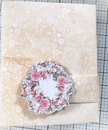 PRODOTTO CONTENITORE MINI ALBUM DI APRILE 2025  CON MARIELLA