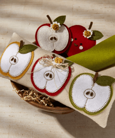 Alternative view of SPELLBINDERS - set di fustelle - Felt Cheeky Apple