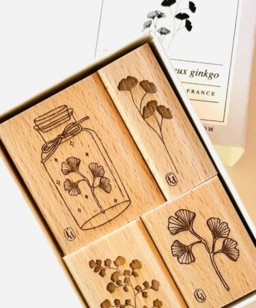 Florilèges Design - Collezione GINKGO - Set di 4 timbri in legno - PRÉCIEUX