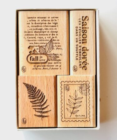 Florilèges Design - Collezione GINKGO - Set di 4 timbri in legno -  FALL IN LOVE