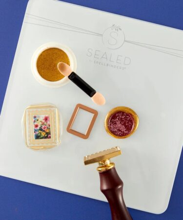 Alternative view of Spellbinders - Gold Bullion Wax Seal Powder