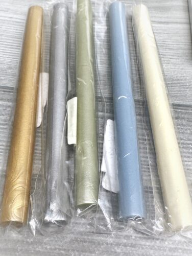 IL NEGOZIO DELLA MAMMA DI CLE – LE ATTREZZATURE DELLA CLE – CERALACCA BUSTINA DI PERLE MIX MY TALES OF  2025- DICEMBRE (colori come gli stick in foto)