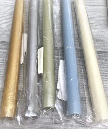 IL NEGOZIO DELLA MAMMA DI CLE – LE ATTREZZATURE DELLA CLE – CERALACCA BUSTINA DI PERLE MIX MY TALES OF  2025- DICEMBRE (colori come gli stick in foto)