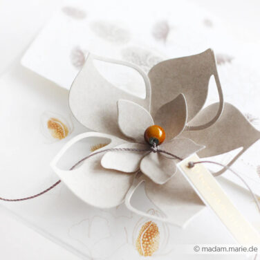 Alternative view of ALEXANDRA RENKE - Fustelle  'Faltzauber-Blume 1'