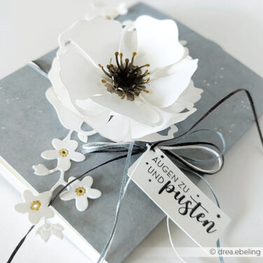 Alternative view of ALEXANDRA RENKE - Fustelle 'Faltzauber-Mohn 1