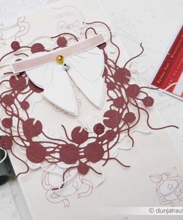 Alternative view of ALEXANDRA RENKE - Fustelle 'Glöckchenkranz mit Schleife'