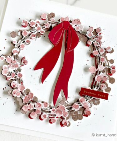 Alternative view of ALEXANDRA RENKE - Fustelle 'Großer Beerenkranz mit Schleife'