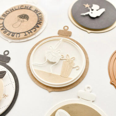 Alternative view of ALEXANDRA RENKE - fustelle Hängendes Geschenk imKreis