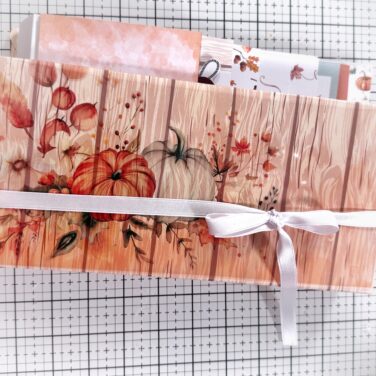 PRODOTTO CONTENITORE CON MARIELLA - COLLEZIONE DI NOVEMBRE